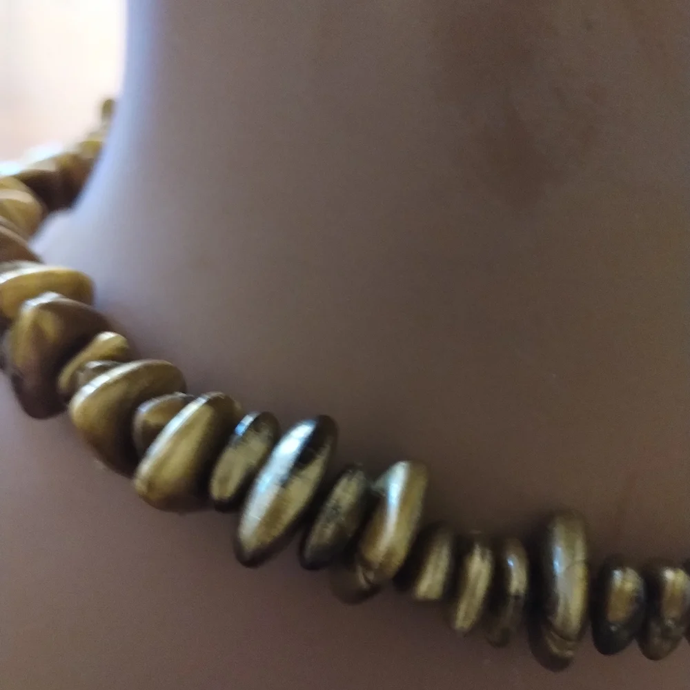 SALE: Earth-Toned Graduated Bead Necklace with Toggle Clasp - Picture 6 of 7